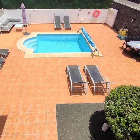 Zinnia Holiday home *